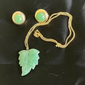 Jadeite leaf necklace & matching earrings (clip)
